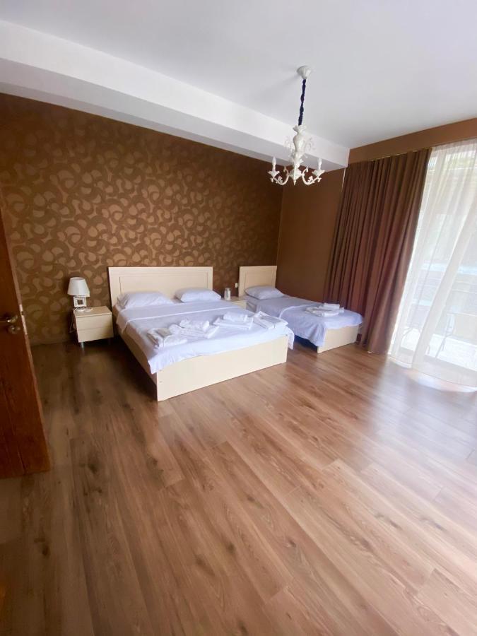 Borjomi Central Hotel Bagian luar foto