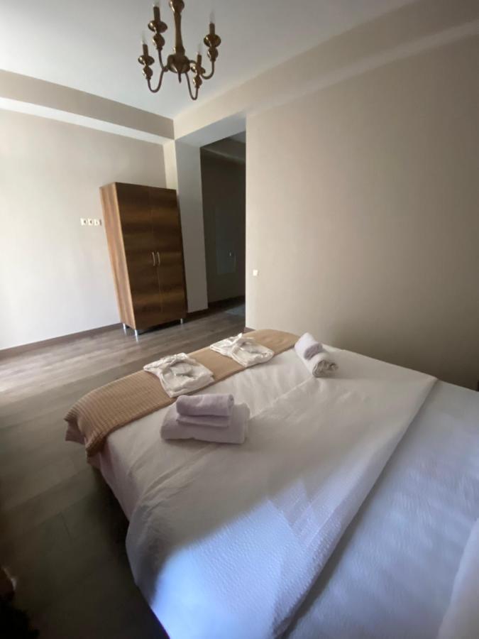 Borjomi Central Hotel Bagian luar foto