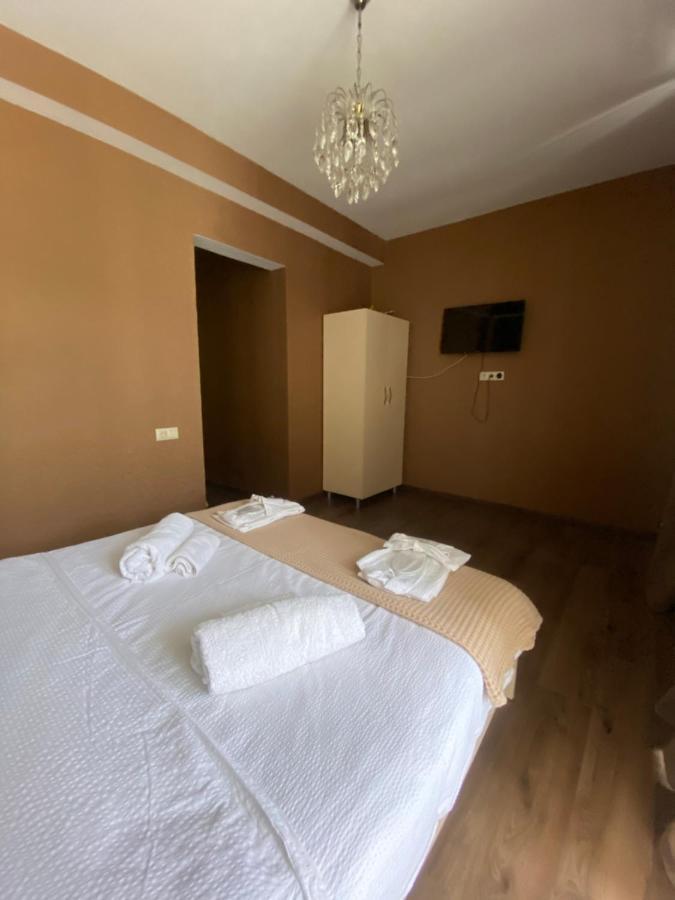 Borjomi Central Hotel Bagian luar foto