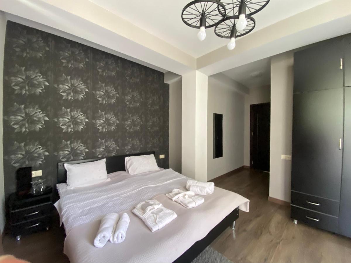 Borjomi Central Hotel Bagian luar foto