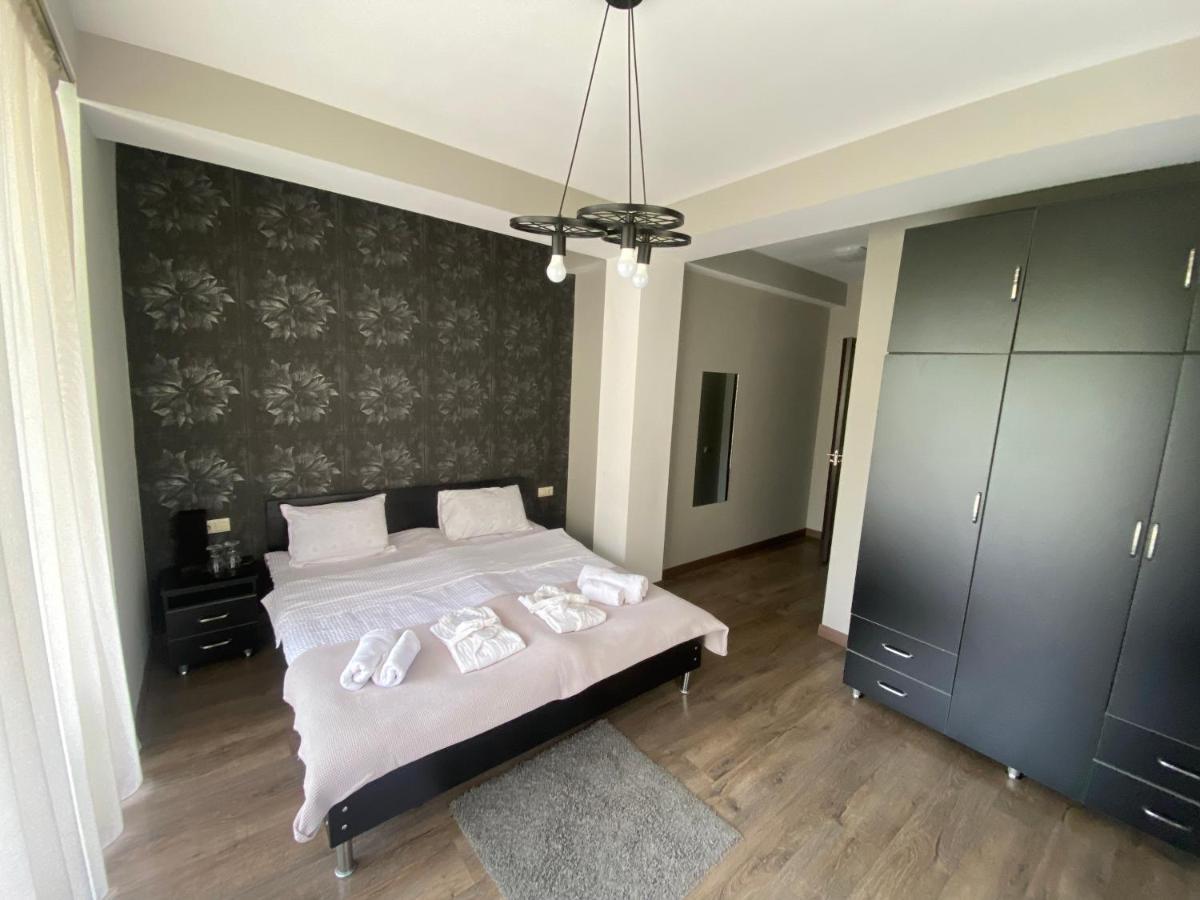 Borjomi Central Hotel Bagian luar foto