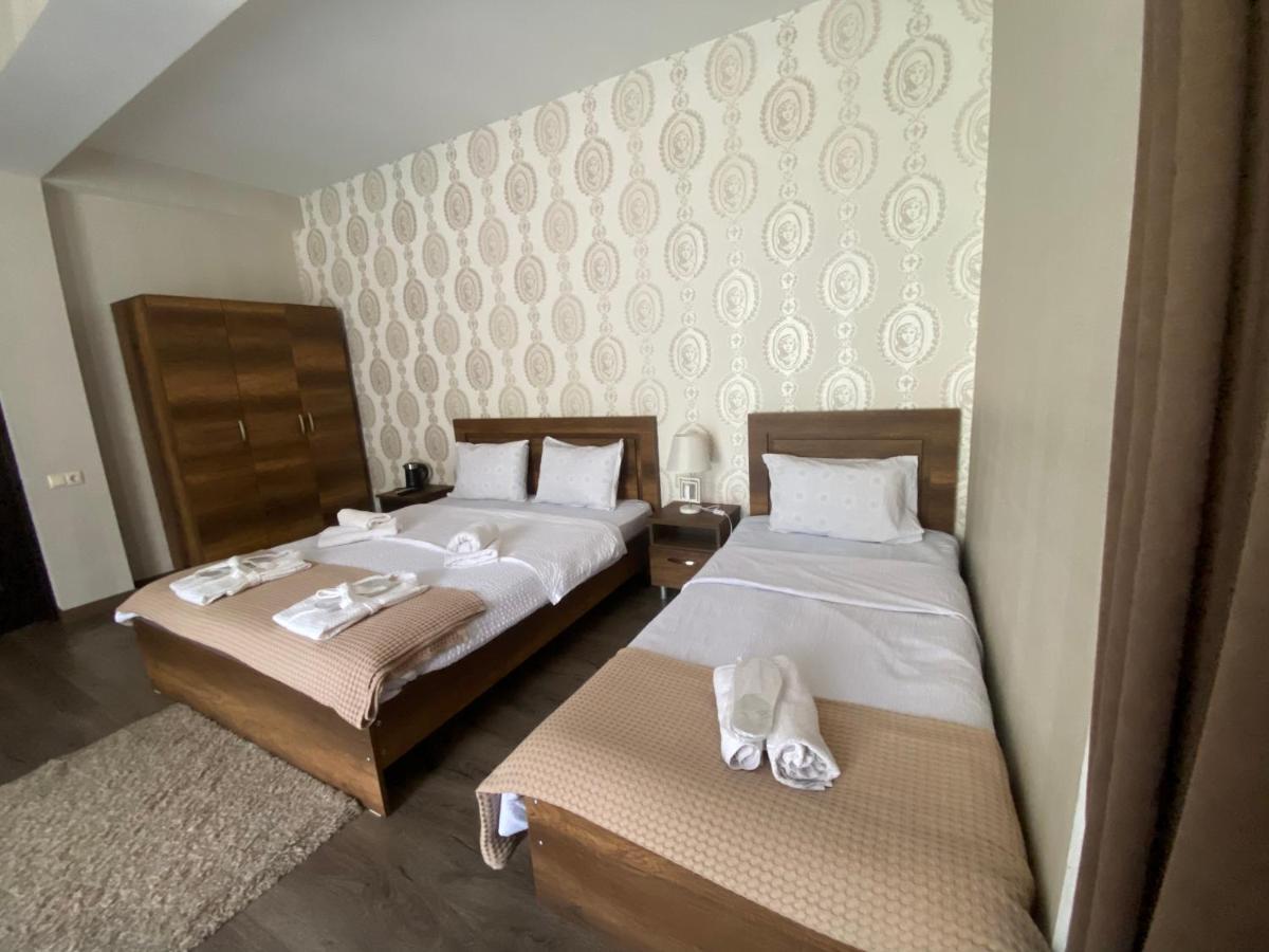 Borjomi Central Hotel Bagian luar foto