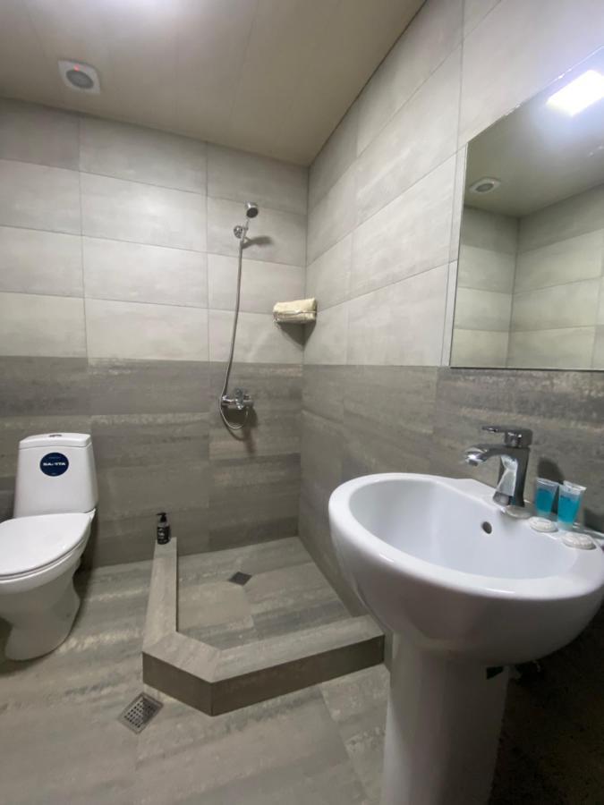 Borjomi Central Hotel Bagian luar foto