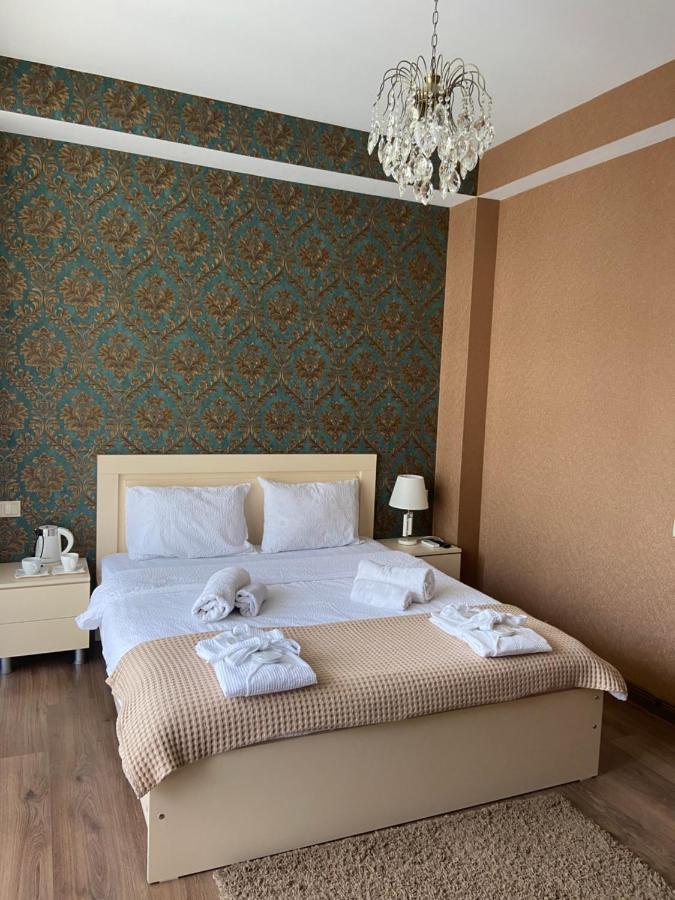 Borjomi Central Hotel Bagian luar foto