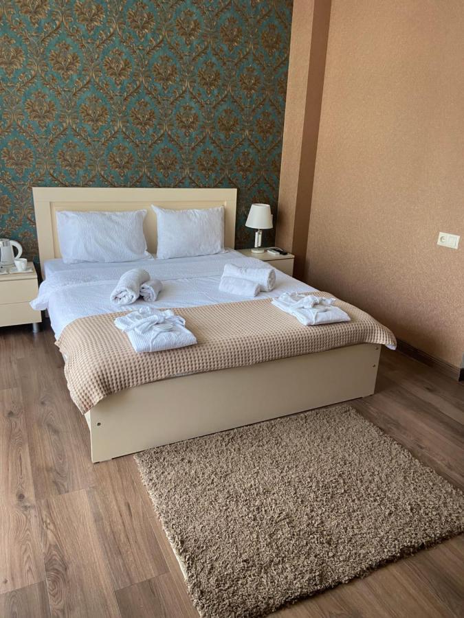 Borjomi Central Hotel Bagian luar foto