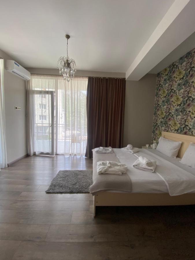 Borjomi Central Hotel Bagian luar foto