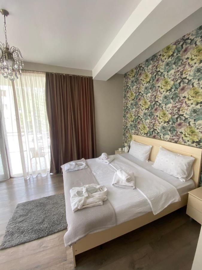 Borjomi Central Hotel Bagian luar foto
