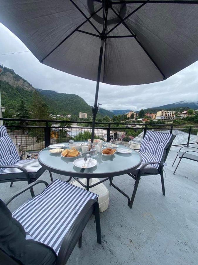 Borjomi Central Hotel Bagian luar foto
