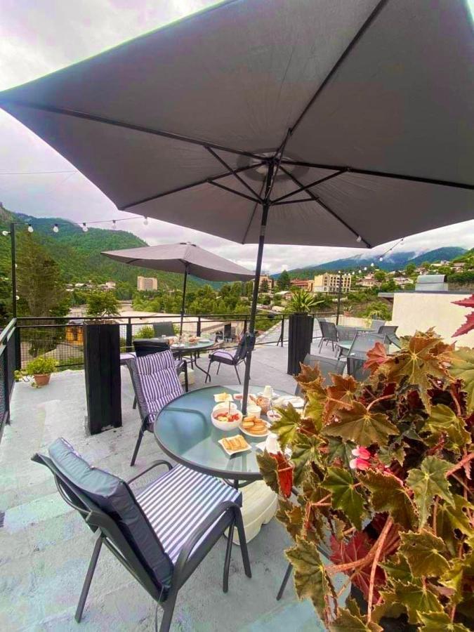 Borjomi Central Hotel Bagian luar foto