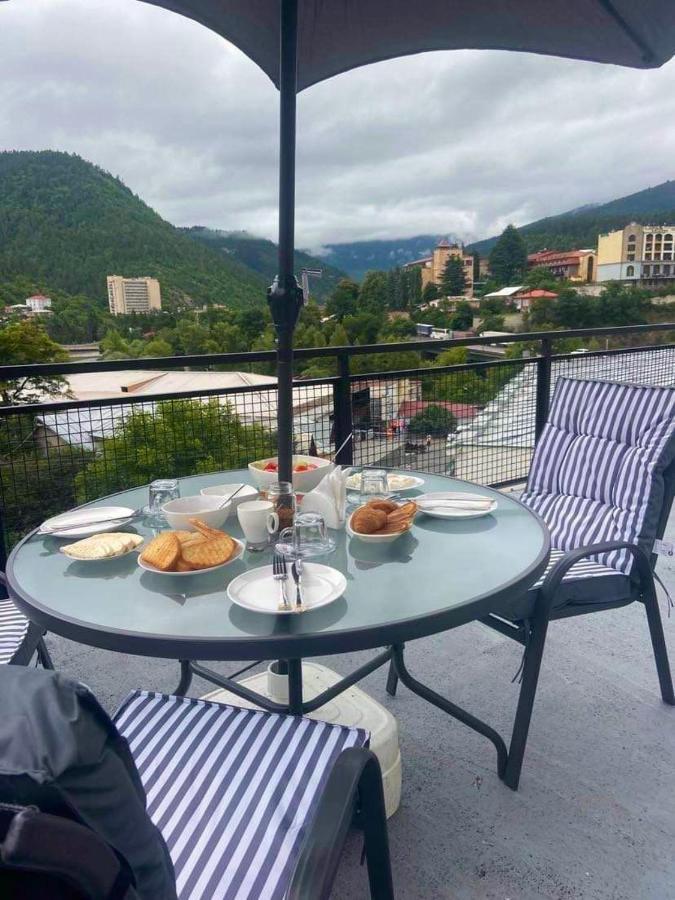 Borjomi Central Hotel Bagian luar foto